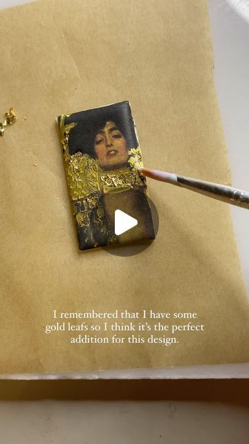 Treasure Hunt studio on Instagram: "The weekend is almost here and it’s time for something fun! ✨ Gustav Klimt inspired Jewelry using paper. 

Did you like the result? 

#gustavklimt #papertransfer #clayart #clayartist #artwear #gustavklimtthekiss #artinspired #artjewelry #klimtearrings #klimtnecklace #diypolymerclay #decoupage" Klimt Inspired, Altered Art Jewelry, Craft Stuff, Inspired Jewelry, Gustav Klimt, Treasure Hunt, Crafts To Do, Art Jewelry, Clay Art