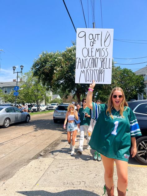 Tulane Game Day Outfit, Tulane Outfits, Tulane University Aesthetic, Tulane Aesthetic, College Football Gameday, College Acceptance, Tulane University, College Ideas, Dream College