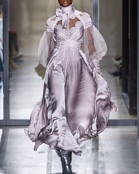 FINE FASHION FEED on Instagram: “Zimmerman Fall 2019 RTW ➡️ Which is your favourite: 1-10?” Runway Fashion Couture, Runway Outfits, Trend Report, Fantasy Fashion, Looks Style, Costume Design, Look Cool, Couture Fashion, Pretty Dresses