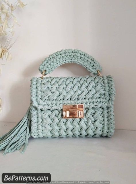 crochet top-Modern Crochet Top: A Twist on a Classic Design Modern Haken, Hand Knit Bag, Crochet Purse Pattern Free, Knit Purse, Summer 25, Handmade Crochet Bags, Yarn Bag, Crochet Clutch, Crochet Handbags Patterns