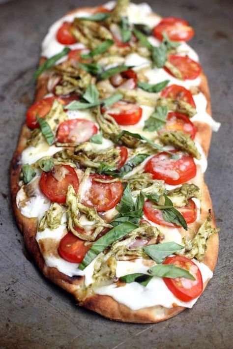 Pesto Chicken Caprese, Caprese Flatbread, Flatbread Pizza Recipes, Chicken Caprese, Chicken Flatbread, Tastes Better From Scratch, Caprese Chicken, Flatbread Recipes, Flatbread Pizza