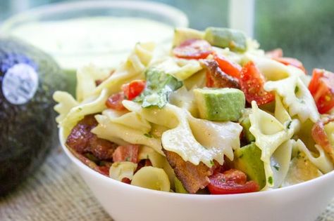 Mexican Avocado BLT Pasta Salad Bacon Pasta Recipes, Hearty Salad Recipes, Summer Pasta Salad Recipes, Slow Roasted Italian, Avocado Pasta Salad, Chicken Caesar Pasta Salad, Blt Pasta, Blt Pasta Salads, Pasta Salad With Tortellini