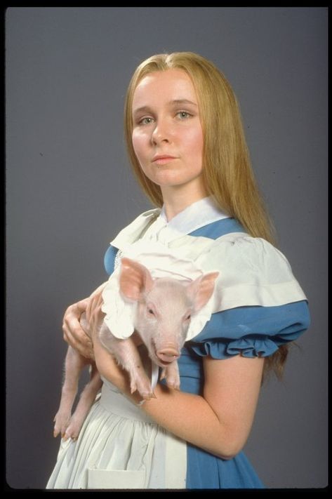 Actress Kate Burton & Hamletta the pig in a publicity shot fr. the Broadway revival of "Alice in Wonderland." From New York Public Library Digital Collections. Alice In Wonderland Actress, Kate Burton, 2010 Alice In Wonderland, Alice In Wonderland 2010, Alice In Wonderland 1915, New York Library, Alice In Wonderland Movie 2010, Lewis Carroll, New York Public Library