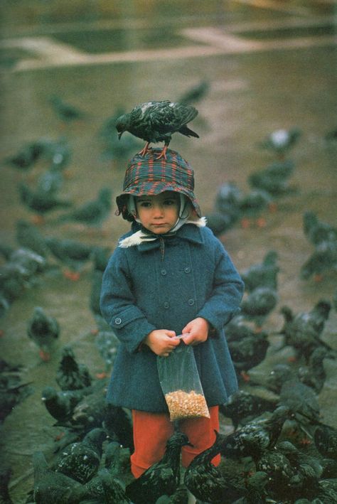 . Bird People, Happy Children, Charles Darwin, Tiny Humans, Jolie Photo, People Of The World, Little People, Bird Feathers, Adele