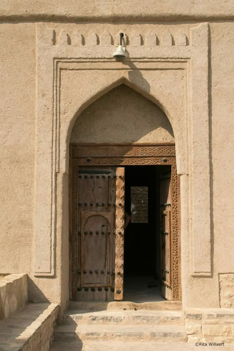 Oman Aesthetics, Earthy Home, Mud House, Beautiful Places Nature, Islamic Wallpaper, Traditional Architecture, Beautiful Doors, Islamic Architecture, Islamic Pictures