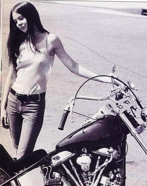 Biker Aesthetic, Vintage Biker, Biker Chic, Vintage Americana, Cute Cars, The Road, Mary Janes, Old School, Personal Style