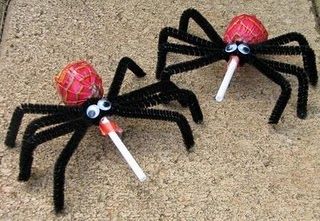 Spider Treats For Halloween Class Party Dekorasi Halloween, Hallowen Ideas, Halloween Fest, Adornos Halloween, Theme Halloween, Fall Holidays, Fete Halloween, Fall Fun, Fall Thanksgiving