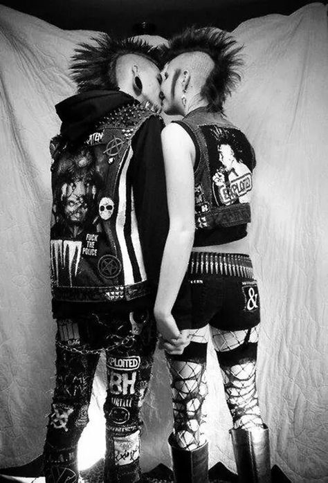 #Deathrock #punk Punk Couples, Punk Couple, Punk Is Not Dead, Tatto Boys, Organization Xiii, Punk Boy, Punk Love, Punk Culture, Punks Not Dead