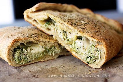 Pesto Calzone, Freezer Stocking, Chicken Calzone, Resep Makanan Beku, Spinach Pesto, Chicken Pesto, Yummy Chicken, Homemade Meals, Freezer Meal