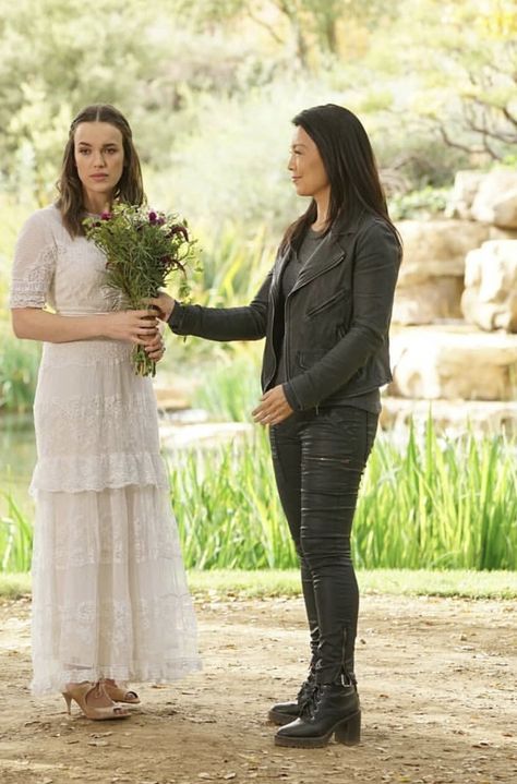 jemma’s wedding dress - fitzsimmons wedding agents of shield Fitzsimmons Wedding, Natalia Cordova, Chloe Benett, Fitz Simmons, Henry Simmons, Lincoln Campbell, Jemma Simmons, Elizabeth Henstridge, S Wedding Dress