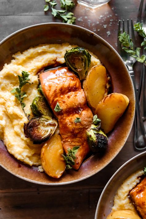 Salmon With Honey, Salmon Roasted, How To Cook Polenta, Honey Salmon, Marinated Salmon, Salmon Dinner, Salmon Dishes, Glazed Salmon, Honey Butter