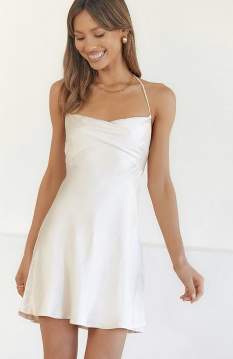 Grade 8 Graduation Dresses Short, White Graduation Dress College, Simple Hoco Dresses, Hoco Dresses White, White Grad Dresses, Short White Dress Graduation, White Grad Dress, Short Dance Dresses, Grade 8 Grad Dresses