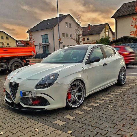 Alfa Romeo Guiletta, Alfa Cars, Alfa Romeo Giulia Quadrifoglio, Alfa Romeo Mito, Car Sick, Stance Cars, Alfa Romeo Giulietta, Ac Cobra, Fiat Abarth