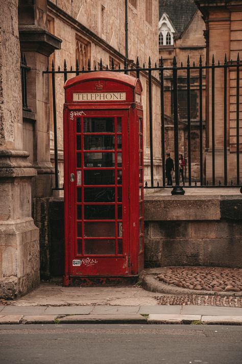 London Taxi Aesthetic, Telephone Booth Aesthetic, London Phone Booth, Holmes Movie, Red Telephone Box, Red Telephone, England Aesthetic, London Taxi, Telephone Box