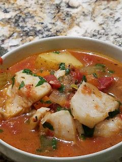 Fish Stew Recipes Seafood, Fisherman Stew, Reduced Calorie Recipes, Fish Stew Recipes, Seafood Party, Crab Stuffed Mushrooms, Rock Recipes, Fish Stew, Fish Stock