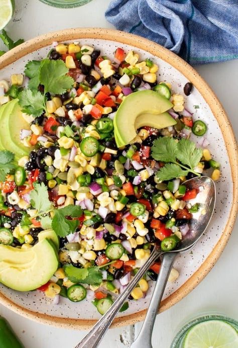 This black bean and corn salad recipe is SO healthy, flavorful, and refreshing! It's a crowd-pleasing cookout side dish or a delicious meal prep lunch. | Love and Lemons #salad #sidedish #lunchideas #mealprep Black Bean And Corn Salad, Black Bean Corn Salad, Bean And Corn Salad, Black Bean Salad Recipe, Black Bean And Corn, Lunch Saludable, Cookout Side Dishes, Delicious Meal Prep, Black Bean Corn