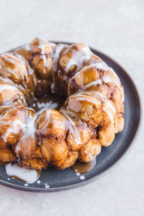 Whole Wheat Vegan Monkey Bread (Refined Sugar Free!) - From My Bowl Vegan Monkey Bread, Vegan Supper, Vegan Brunch Recipes, Vegan Brunch, Thanksgiving 2020, Vegan Holidays, Vegan Sugar, Vegan Living, Vegan Bread