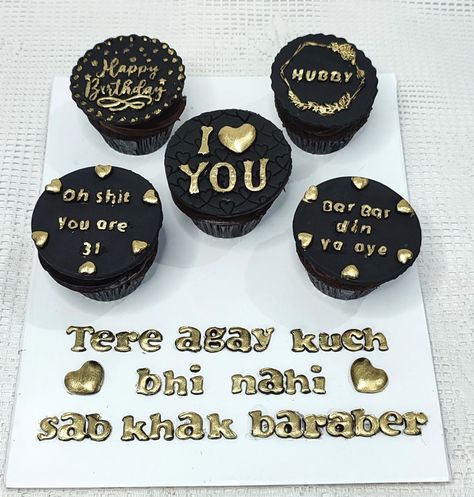 Cupcakes For Mens Birthday Ideas, Birthday Cake For Hubby Ideas, Cupcakes For Husband Birthday, Birthday Cupcakes Ideas For Boyfriend, Special Cake For Husband Birthday, Cupcake Designs For Men, Birthday Cupcakes Aesthetic, Birthday Cupcakes Ideas For Men, Black And Gold Cupcakes