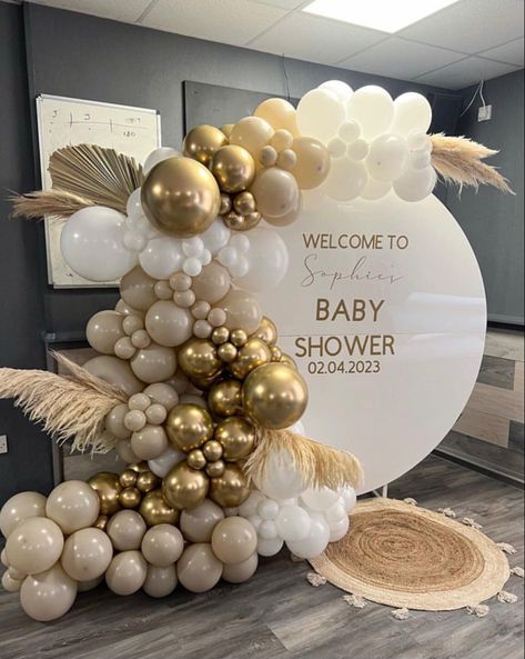 White Balloon Garland, Balloons For Wedding, 21 Bday, Photo Backdrop Christmas, 18th Birthday Decorations, Wedding Balloon Decorations, Birthday Party Theme Decorations, Garland Arch, Birthday Mom