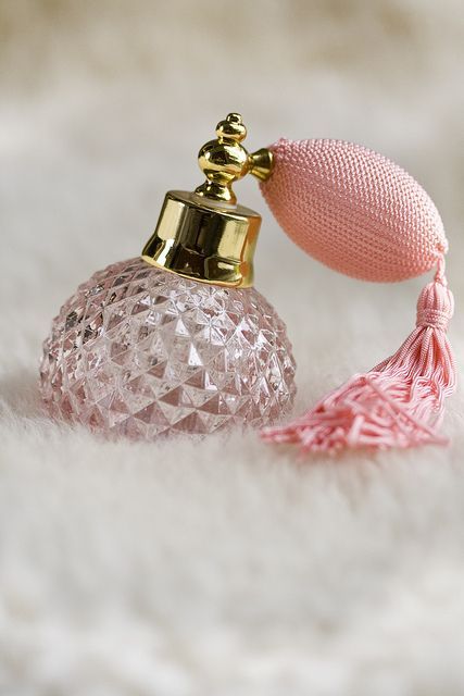 . Koleksi Parfum, Kristina Webb, Pretty Perfume Bottles, Perfume Floral, Pink Perfume, Beautiful Perfume Bottle, Beautiful Perfume, Antique Perfume, Perfume Atomizer