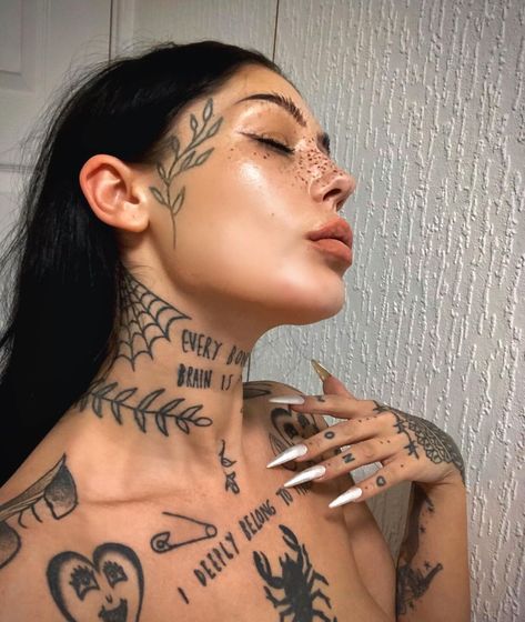 Small Face Tattoos, Hairline Tattoos, Face Tats, Face Tattoos For Women, Throat Tattoo, Grunge Tattoo, Girl Face Tattoo, Neck Tattoos Women, Stylist Tattoos