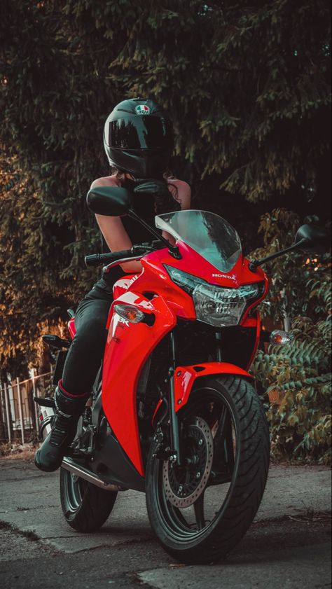 Red Motorcycle Honda Cbr 125, Honda 125, Motor Cycles, Honda (motorcycle), Varadero, Motorcycle Girl, Honda Cbr, Motorcycles, Vision Board