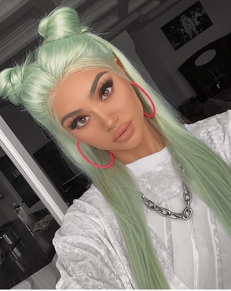 Pastel Green Hair, Kristen Hancher, Mint Green Hair, Mint Hair, Green Wig, Hair Color Pastel, Peinados Fáciles Para Cabello Corto, Human Virgin Hair, Pastel Hair