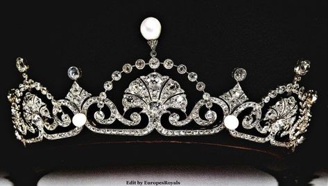 Lotus Tiara, Lotus Flower Tiara, British Tiaras, Poltimore Tiara, Egyptian Accessories, Victorian Accessories, Royal Jewellery, Magnificent Jewels, Flower Tiara