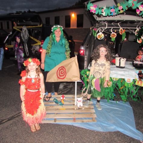 Moana Trunk Or Treat Ideas For Cars, Moana Trunk Or Treat Ideas, Moana Trunk Or Treat, Trunk Or Treat Ideas, Moana Theme, Moana Party, Treat Ideas, Costumes Ideas, Trunk Or Treat