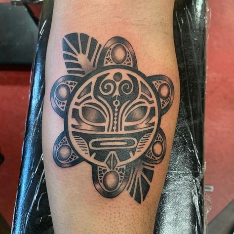 Taino sun tattoo from today  #tainotattoo #tainosun #blackandgreytattoo #suntattoo #tattoo #tattooideas #imperialtattooct… Sol Taino Tattoo, Taino Warrior, Pr Tattoo, Warrior Symbol Tattoo, Sun Tattoo Meaning, Sol Taino, Taino Art, Taino Tattoos, Warrior Symbols