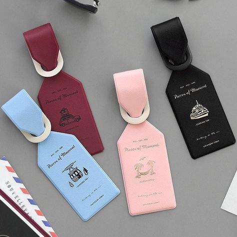 Iconic Piece of moment travel luggage name tag by ICONIC. The Iconic Travel name tag ensures travel securely on all your luggage. Travel Baggage, 달력 디자인, Travel Tags, Leather Luggage Tags, Leather Tag, Leather Luggage, Leather Crafts, Waterproof Bags, Leather Gifts