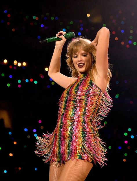 People Are Changing Their Tune About Taylor Swift After Watching Her Reputation Tour on Netflix Reputation Outfits, Taylor Swift Delicate, Taylor Swift Performing, Big Reputation, Rep Tour, Taylor Swift Costume, Taylor Pics, Reputation Tour, Taylor Swift Dress