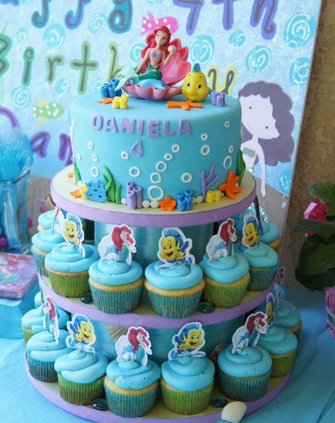 Cake Ariel, Little Mermaid Birthday Cake, Mermaid Birthday Cake, 4de Verjaardag, Ariel Cake, Little Mermaid Party, Ariel Birthday Party, Mermaid Ideas, Little Mermaid Cakes