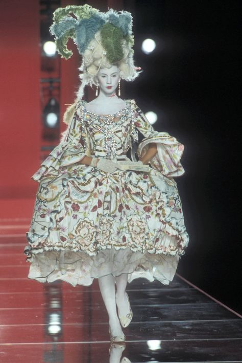 Dior Winter, Galliano Dress, Camp Fashion, Galliano Dior, Christian Dior Haute Couture, Haute Couture Dresses, Dior Haute Couture, Fashion Institute, Dior Couture