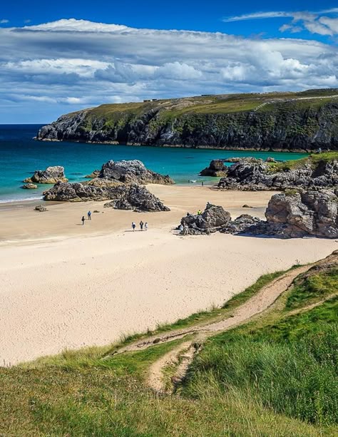 Durness Beach in Sutherland, Scotland by Neil Donald Photography. Beaches In Scotland, Durness Scotland, Dornoch Scotland, Sutherland Scotland, North Scotland, Scotland Road Trip, Scotland Landscape, Places In Scotland, Scotland Highlands