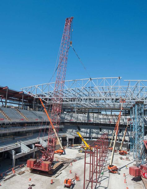 Crawler Crane, Sports Center, The Arena, Lift Heavy, Milwaukee Bucks, Big Trucks, Heavy Equipment, San Francisco Skyline, Milwaukee