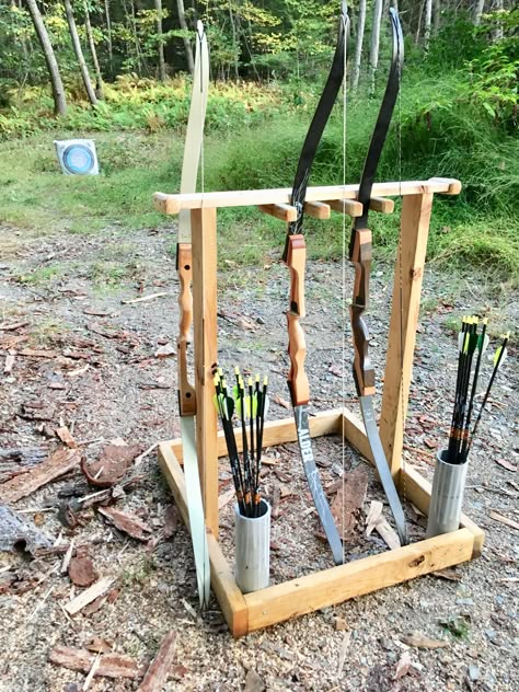 Outdoor Archery Range Ideas, Diy Archery Range, Archery Range Backyard, Backyard Archery Range Diy, Archery Stand, Archery Target Stand, Diy Archery Target, Outdoor Shooting Range, Bow Stand