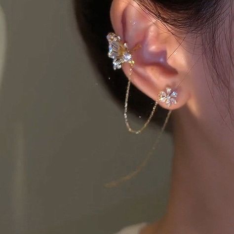 Fake Cartilage Piercing, Luxury Wedding Jewelry, Tassel Earing, Flower Ear, Tassels Fashion, Punk Jewelry, Bad Reviews, Crystal Stars, Wedding Jewelry Earrings