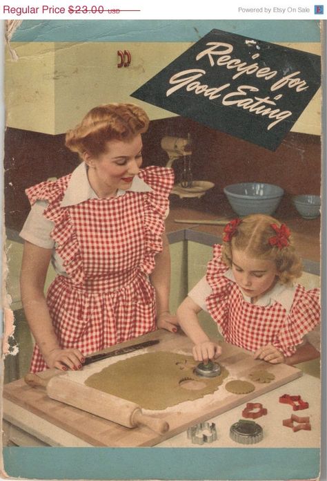 Hey, I found this really awesome Etsy listing at https://www.etsy.com/listing/213319310/on-sale-antique-cookbook-crisco-recipes Vintage Housewife, Vintage Aprons, Making Cookies, Retro Housewife, Cook Books, Vintage Cookbooks, Vintage Life, Vintage Illustrations, Vintage Recipes