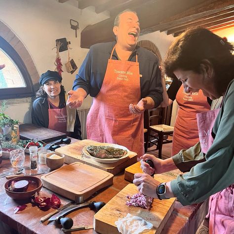 Italian hands on cooking class with a nice family from NJ 🇺🇸 We prepared 4 recipes a complete Italian meal 😊 Italy Cooking Class, Italian Cooking Class, Pasta Making Class, Nice Family, Pasta Making, Family Baking, Italian Family, Making Pasta, Baking Classes