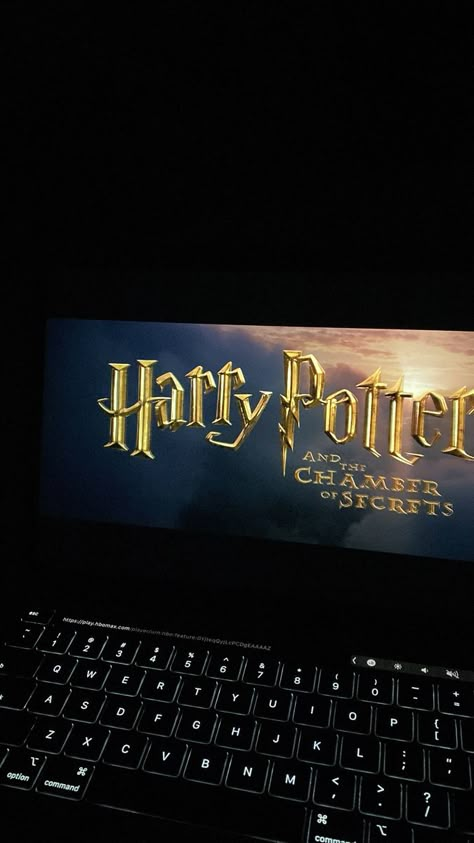 #harrypotter #hp #movienight Netflix Night Aesthetic, Harry Potter Movie Night Aesthetic, Movie Night Aesthetic Friends, Night Aesthetic Snap, Violet Wallpapers, Cinema Story, Movie Night Aesthetic, Netflix And Chill Tumblr, Movie Night Photography