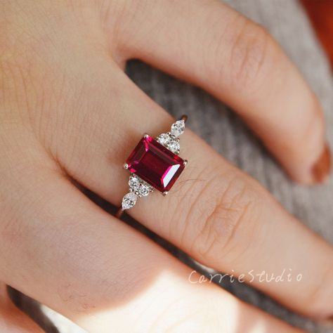 Ruby Ring Designs, Ruby Engagement Ring Set, Beautiful Promise Rings, Ruby Ring Set, Silver Ruby Ring, Garnet Engagement Ring, Cute Engagement Rings, Vintage Rose Gold, Ring Ruby