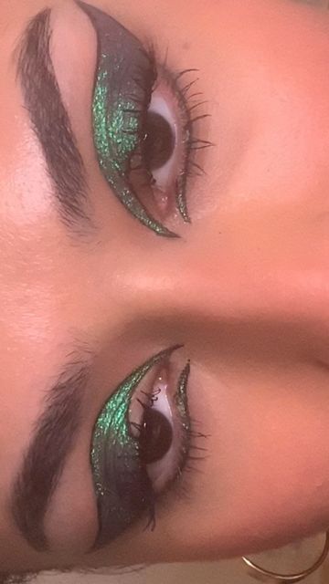 Green Glitter Eyeshadow Looks, Green Vampire Makeup, Black And Green Makeup, Fairy Sweet 16, Choir Makeup, Green Goth Makeup, Brat Board, Dark Green Makeup, 90s Eye Makeup