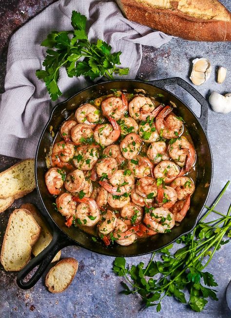 Spanish Garlic Shrimp, Spanish Shrimp, Easy Shrimp Scampi, Tapas Menu, Juicy Shrimp, Tapas Dishes, Shrimp Seasoning, Spanish Cuisine, Shrimp Dishes