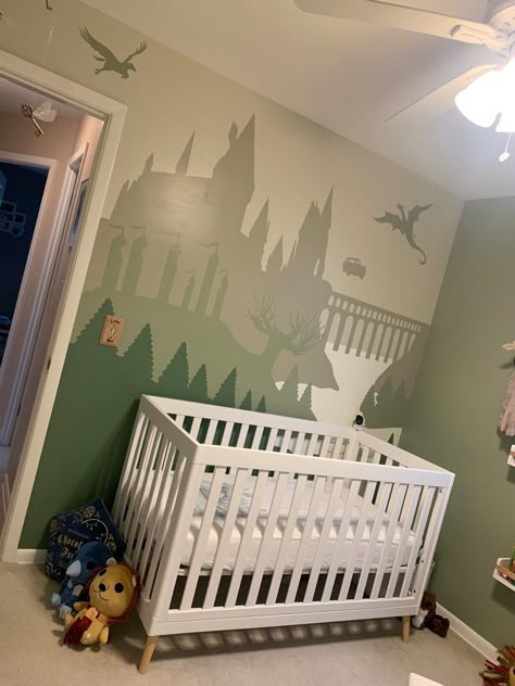 Harry Potter Theme Wall Painting, Harry Potter Baby Room, Harry Potter Mural, Harry Potter Baby Nursery, Minimalist Baby Room, Harry Potter Themed Nursery, Hand Painted Mural, Harry Potter Bedroom Decor, Painted Mural