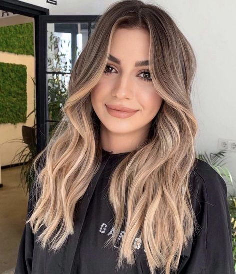 Caramel Hair Color Ideas, Caramel Hair Color, Beach Blonde Hair, Air Touch, Beige Blonde Hair, Hairstyles List, Fall Hair Color Ideas, Hair Color Caramel, Caramel Balayage