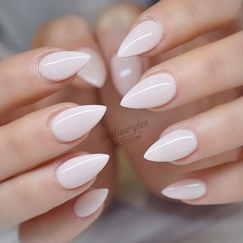 Short Stiletto French Tip Nails, Short Pointy Nails Almond, Short Pointed Nails, Pointy Nail Designs, Stiletto Nails Short, Short Stiletto, Pointy Nails, Stiletto Nail Art, Stiletto Nails Designs