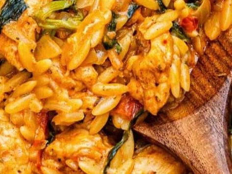 Cajun Chicken Orzo: A Spicy, Creamy Delight That Will Have You Going Back for More! - NewsBreak Cajun Orzo, Cajun Chicken Orzo, Baked Cajun Chicken, Cajun Cream Sauce, Homemade Salsa Verde, Risotto Dishes, Creamy Parmesan Sauce, Chicken Stroganoff, Chicken Orzo