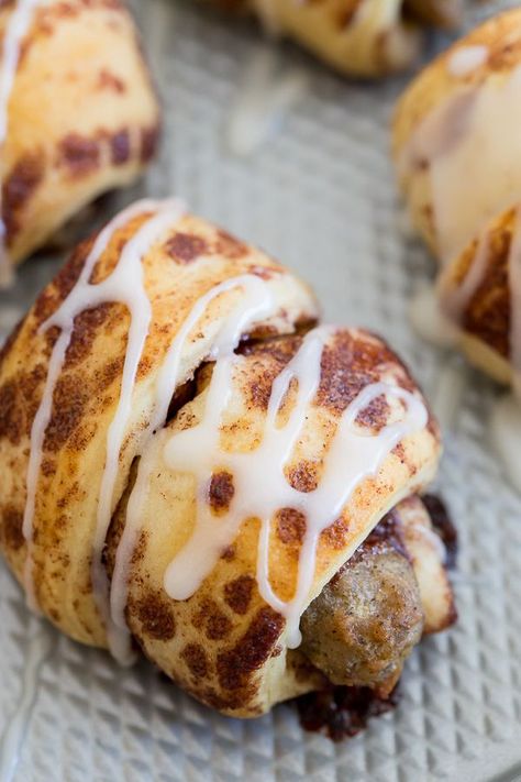 These totally simple 2 ingredient cinnamon roll wrapped sausages are just what your morning needs. Easy to make and the perfect sweet and savory bite. Sausages Recipe, Tasty Bread Recipe, Favorite Breakfast Recipes, Homemade Muffins, What's For Breakfast, Christmas Brunch, 2 Ingredient, Savory Breakfast, Breakfast Brunch Recipes