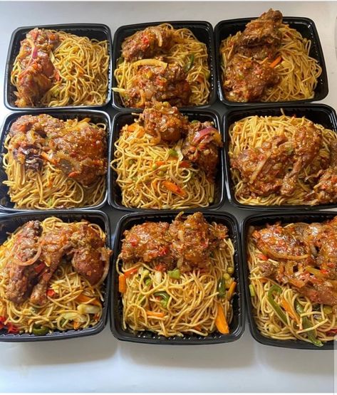 Dinner Rice, Cooking Soul Food, Yummy Noodles, Nigeria Food, African Recipes Nigerian Food, Amazing Food Platters, Thai Noodles, Egg Pasta, Food Infographic